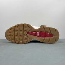 Cargar imagen en el visor de la galería, Air Max 95 OG Levis Light Orewood Brown HM4743-100

