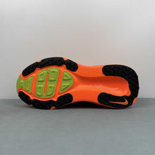 Cargar imagen en el visor de la galería, Nike Zoom Vomero 18 Orange Chalk Black Volt HM6803-700
