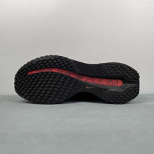 Cargar imagen en el visor de la galería, Pegasus Premium Black Bright Crimson HQ2592-003
