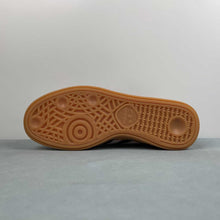 Cargar imagen en el visor de la galería, Adidas Handball Spezial Core Black Clear Pink Gum IE5897
