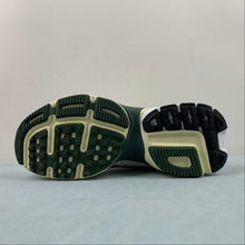 Cargar imagen en el visor de la galería, Nike V2k Run White Photon Dust Fir Platinum Tint FD0736-101
