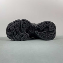 Cargar imagen en el visor de la galería, Adidas XLG Runner Deluxe Black Grey JR3086
