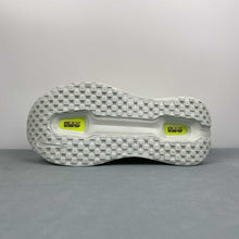 Cargar imagen en el visor de la galería, Nike Vomero Premium Moon FN8453-010
