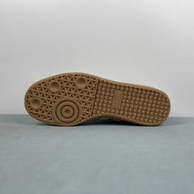 Cargar imagen en el visor de la galería, Adidas Samba OG Silver Metallic Sand KI6264
