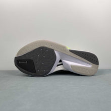 Cargar imagen en el visor de la galería, Adizero Boston 13 White Core Black Dash Grey JS4951
