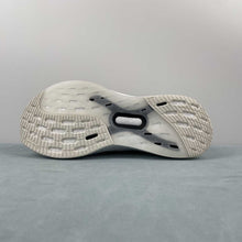 Cargar imagen en el visor de la galería, Adidas UltraBoost 5 Cloud White Core Black Off White IF1480
