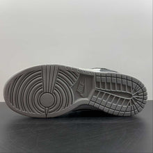 Cargar imagen en el visor de la galería, SB Dunk Low Scrap Wolf Gris Light Lemon Twist DC9723-001
