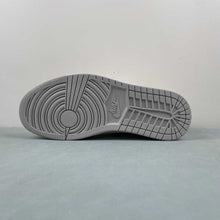 Cargar imagen en el visor de la galería, Fragment Design xTravis Scott x Air Jordan 1 Low OG SP LV Beige Light Gray LJ5188-004
