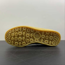 Cargar imagen en el visor de la galería, Adidas x Gucci Gazelle Metallic Gold Leather
