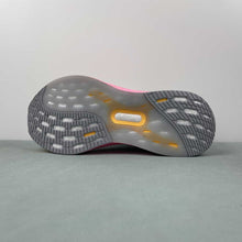 Cargar imagen en el visor de la galería, Adidas UltraBoost 5X Cloud White Halo Silver Lucid Pink IH0636
