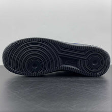 Cargar imagen en el visor de la galería, Air Force 1 07 Low Worldwide Black Royal FB1840-001
