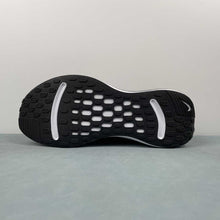 Cargar imagen en el visor de la galería, Nike Journey Run Black Anthracite FN0228-001
