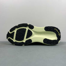 Cargar imagen en el visor de la galería, Nike Zoom Vomero 18 GTX Seaweed Light Liquid Lime Cyber Seaweed HQ7002-300
