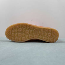 Cargar imagen en el visor de la galería, Adidas Gazelle Indoor Beam Solar Pink Red Gum IE1058
