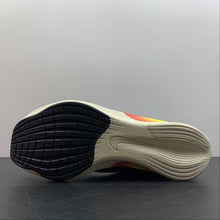 Cargar imagen en el visor de la galería, Zoom Fly 4 Black Volt-Green Strike DQ4993-010
