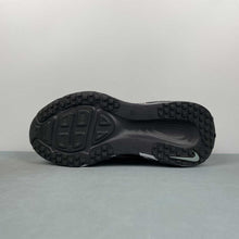 Cargar imagen en el visor de la galería, Nike Zoom Vomero 18 Anthracite Reflect Silver IM6010-060
