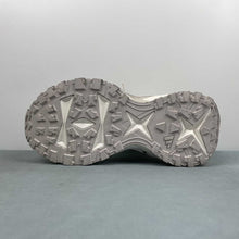 Cargar imagen en el visor de la galería, Adidas XLG STORM EDGE Core White Grey One Wonder Beige JQ1667
