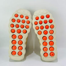 Cargar imagen en el visor de la galería, Nike Mind 002 Light Khaki White HQ4308-200
