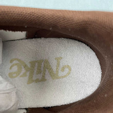 Cargar imagen en el visor de la galería, Nike Killshot 2 Sail Gum Light Brown Safety Orange Team Gold HM3730-179
