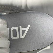 Cargar imagen en el visor de la galería, Adizero Boston 13 Halo Silver Silver Metallic Glow Blue JS4949

