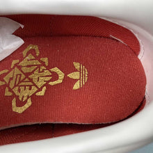 Cargar imagen en el visor de la galería, Adidas Handball Spezial CNY Red Off White Gold KJ6299
