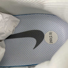 Cargar imagen en el visor de la galería, Nike Air Max 2013 White Metallic Silver HF4884-100
