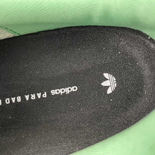 Cargar imagen en el visor de la galería, Bad Bunny x Adidas Gazelle El Yunque JS5049
