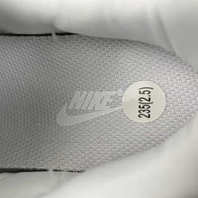 Cargar imagen en el visor de la galería, Nike V2k Run All White HQ1512-100
