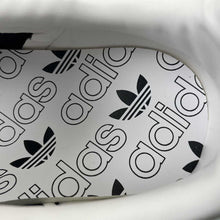 Cargar imagen en el visor de la galería, Adidas Samba OG Core Black Wonder White Metallic Silver IE5836

