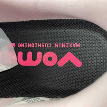 Cargar imagen en el visor de la galería, Nike Zoom Vomero PLUS Pink Foam Black Hyper Pink HV8150-602
