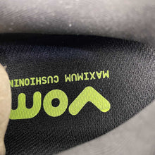 Cargar imagen en el visor de la galería, Nike Vomero Premium Black Volt HQ2050-001
