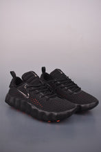 Cargar imagen en el visor de la galería, Nike Mind 002 Black Hyper Crimson Chrome HQ4308-001
