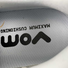 Cargar imagen en el visor de la galería, Nike Vomero Premium Ice Blue Pink Black HQ2050-788
