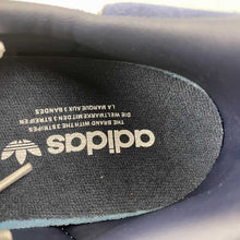 Cargar imagen en el visor de la galería, Adidas Samba OG Core White Team Victory Red Night Indigo IH4881
