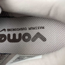 Cargar imagen en el visor de la galería, Nike Vomero Premium Lt Brown FN8453-033
