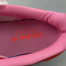 Cargar imagen en el visor de la galería, Adidas Gazelle Indoor Beam Solar Pink Red Gum IE1058
