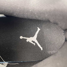 Cargar imagen en el visor de la galería, Jordan CMFT Era Black White HJ6777-001
