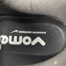 Cargar imagen en el visor de la galería, Nike Zoom Vomero 18 Black Black Black HM6803-005
