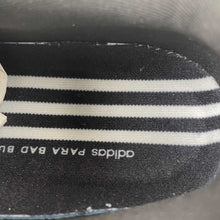 Cargar imagen en el visor de la galería, Adidas Gazelle Indoor Bad Bunny Off White Core Black Gum IF9735
