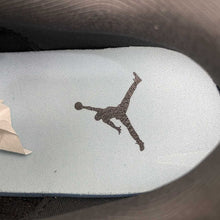 Cargar imagen en el visor de la galería, Jordan CMFT Era Black Sail Cool Grey Mineral HJ6777-002
