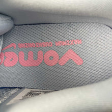Cargar imagen en el visor de la galería, Nike Vomero Premium Ice Blue Pink FN8453-027
