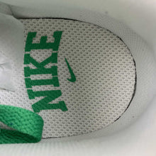 Cargar imagen en el visor de la galería, SB Dunk Low Celtics White Green Black FN3612-300
