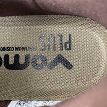 Cargar imagen en el visor de la galería, Nike Zoom Vomero PLUS Caldera Brown Dark Field Brown IO4482-001
