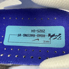 Cargar imagen en el visor de la galería, Air ZoomX VaporFly Next 4 Ghost Persian Violet Football Grey Blue Void HF6414-001
