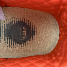 Cargar imagen en el visor de la galería, Dunk Low Pro Sb Reese Forbes Orange Burlap Natural Blaze 304292-281
