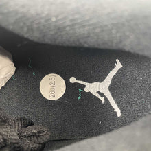 Cargar imagen en el visor de la galería, Air Jordan 4 RM Black Cat FQ7939-004
