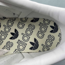 Cargar imagen en el visor de la galería, Adidas Samba LT Crystal White Dark Blue Gum IE9169
