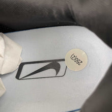 Cargar imagen en el visor de la galería, Nike Air Max 2013 Metallic Cool Grey HQ3481-099
