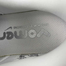 Cargar imagen en el visor de la galería, Nike Zoom Vomero PLUS White Summit White Photon Dust HV8150-102
