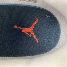 Cargar imagen en el visor de la galería, Air Jordan Legacy 312 Low GS White Navy Wolf Gray CD9054 146
